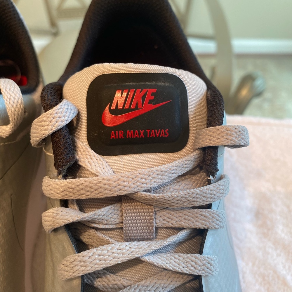 Nike Women’s Air Max Tavas - Picture 7 of 10